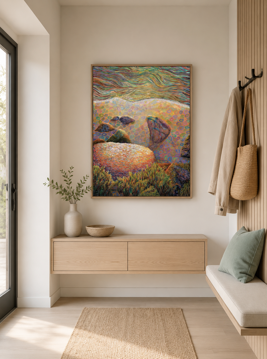 Een kamer met een stoel en een schilderij aan de muur