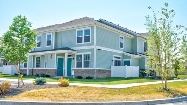 sunnyvale village townhome exterior
