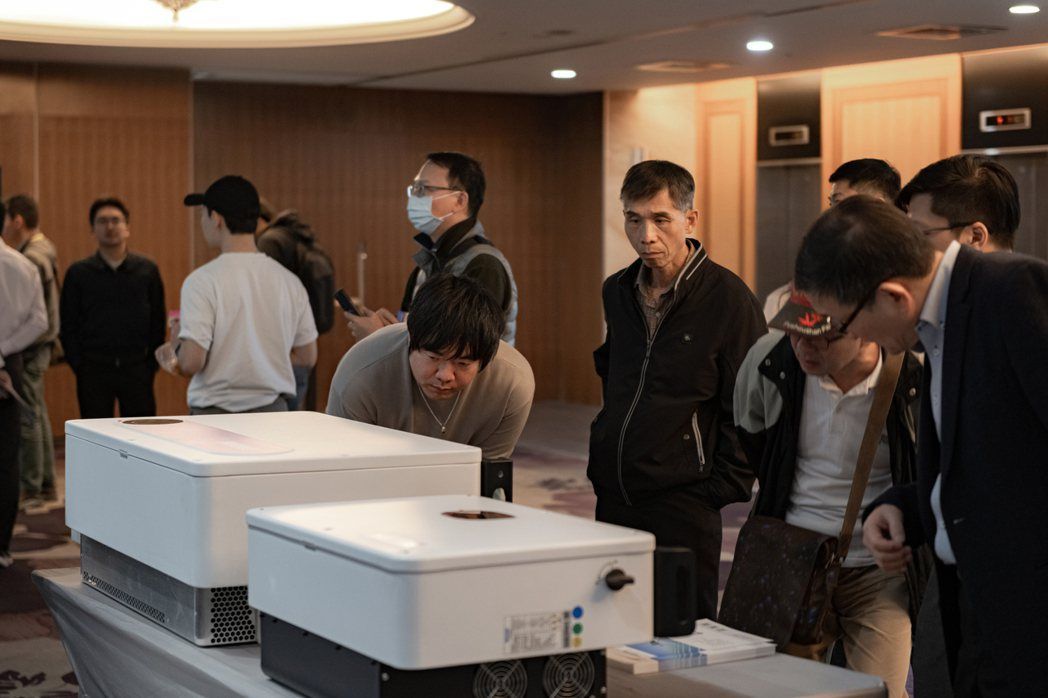 (左起)EY安永執行副總劉安凱、NextDrive聯齊科技總經理伊永馨、盛齊綠能副總陳均宜、盛齊綠能處長陳彥勳、大世科tsti處長段淳仁及盛益能源處長蔡明倫,攜手舉辦「工商智慧能源轉型、推動低碳化穩定供電」桃園研討會。盛齊綠能/提供 (左起)EY安永執行副總劉安凱、NextDrive聯齊科技總經理伊永馨、盛齊綠能副總陳均宜、盛齊綠能處長陳彥勳、大世科tsti處長段淳仁及盛益能源處長蔡明倫,攜手舉辦「工商智慧能源轉型、推動低碳化穩定供電」桃園研討會。盛齊綠能/提供