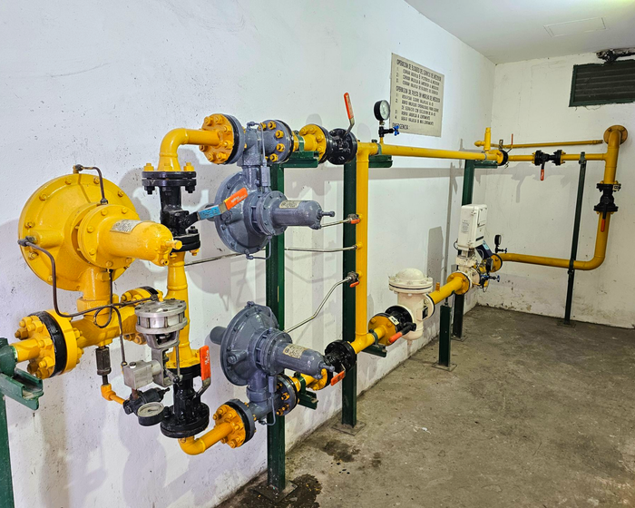Planta de regulación y medición de gas con doble línea