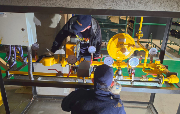 Planta de regulación y medición de gas con doble línea