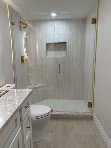 Heavy Glass Shower Enclosure — Sliding Door in Sarasota, FL Heavy Glass Shower Enclosure — Sliding Door in Sarasota, FL