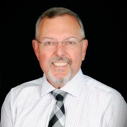 Bruce holmes