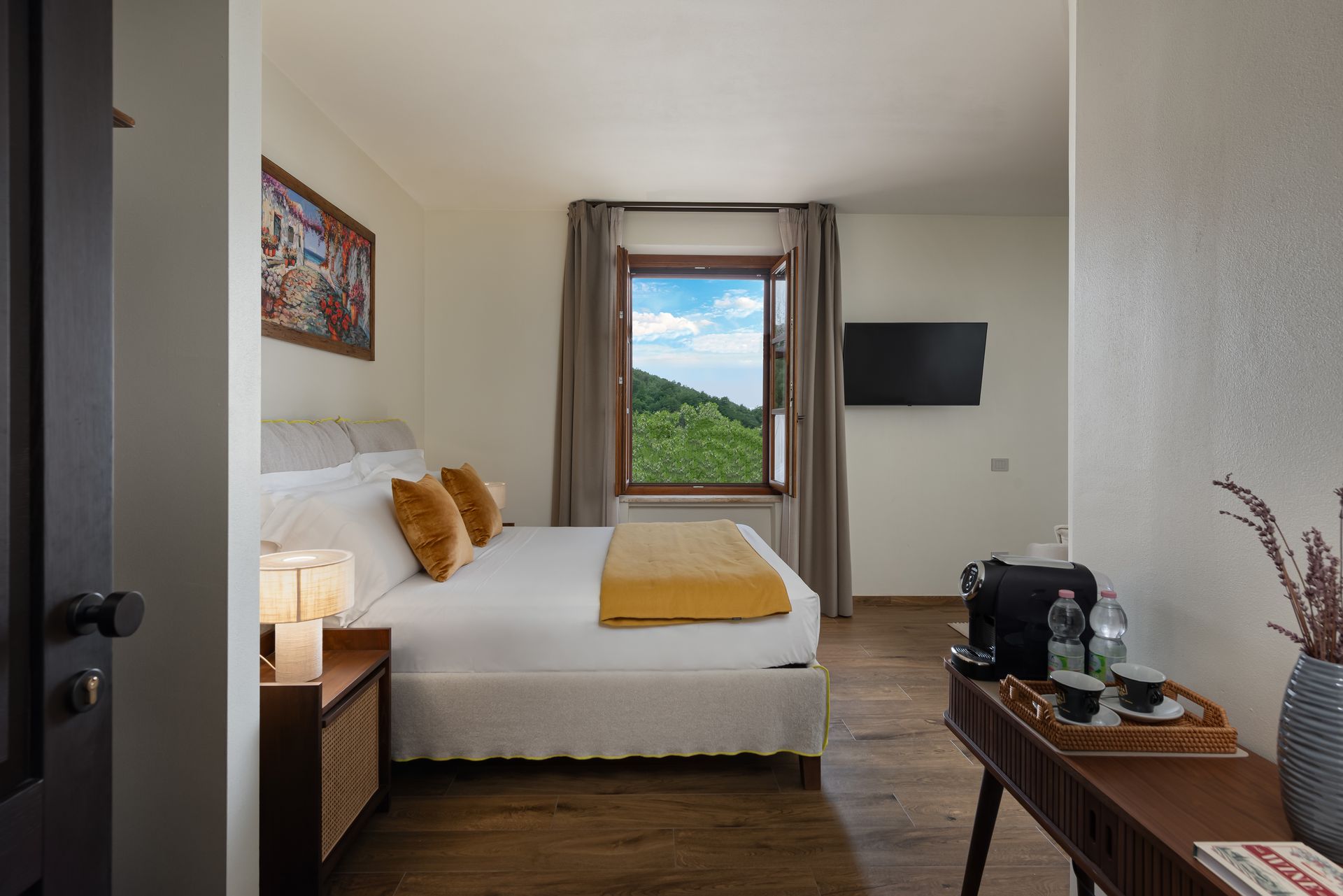 Luxury suite overlooking the Tuscan hills