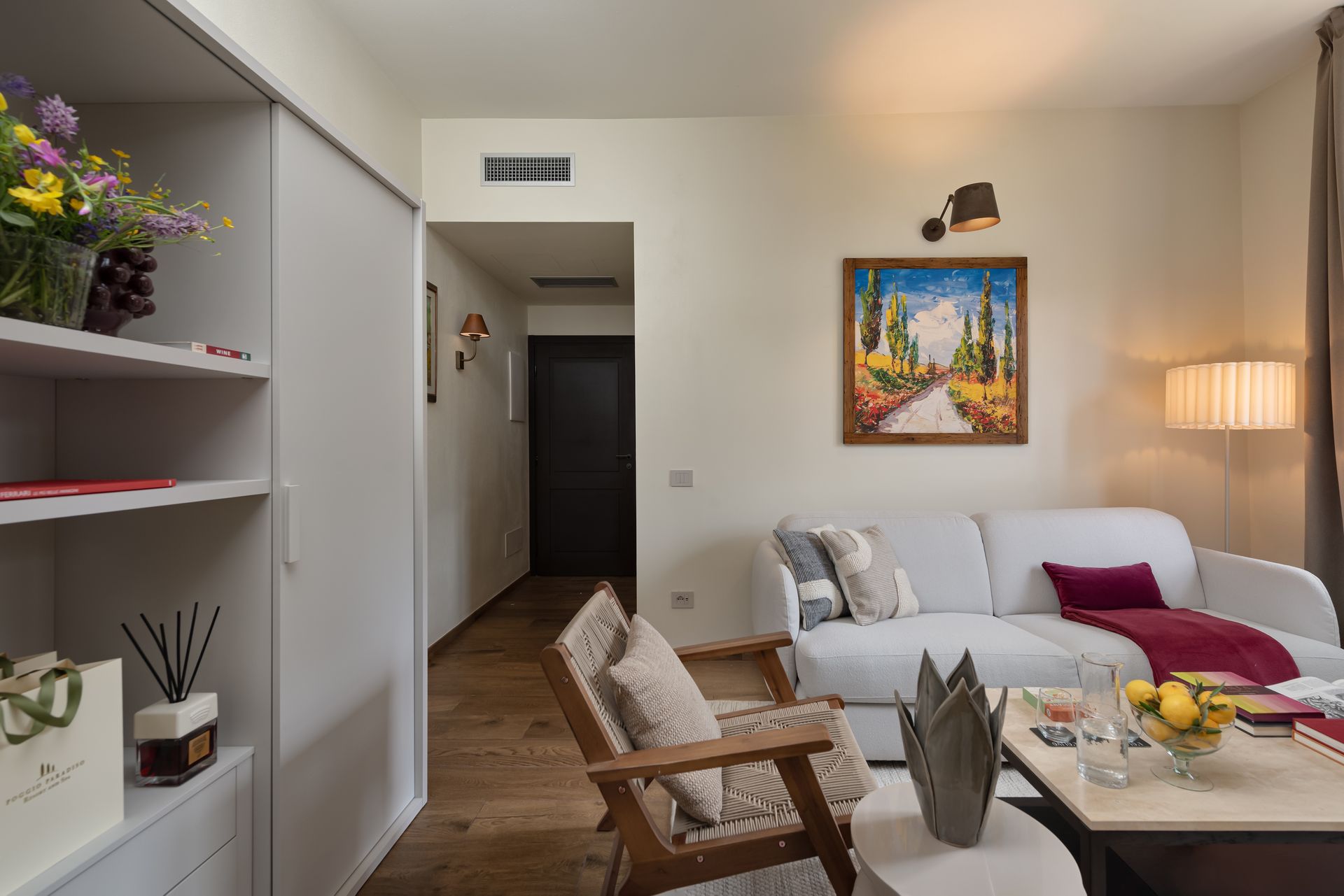 Spacious hotel suites in the heart of Italy