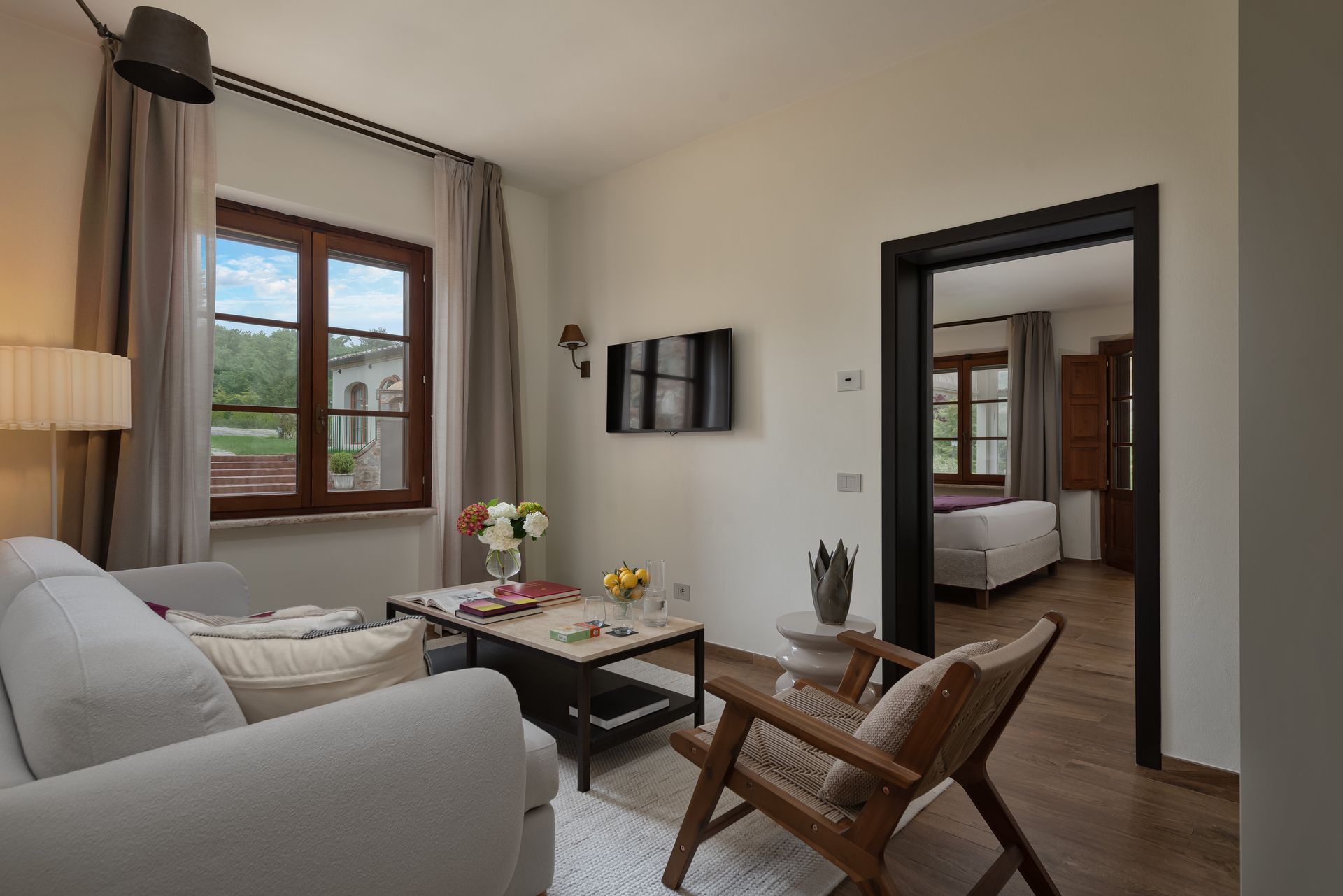 Hotel suite with two rooms in Tuscany