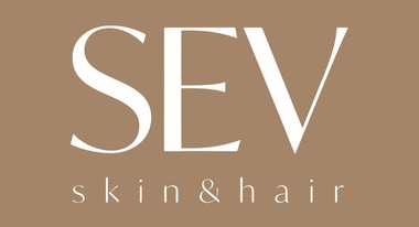 Een bruin en wit logo voor sev skin and hair aesthetic