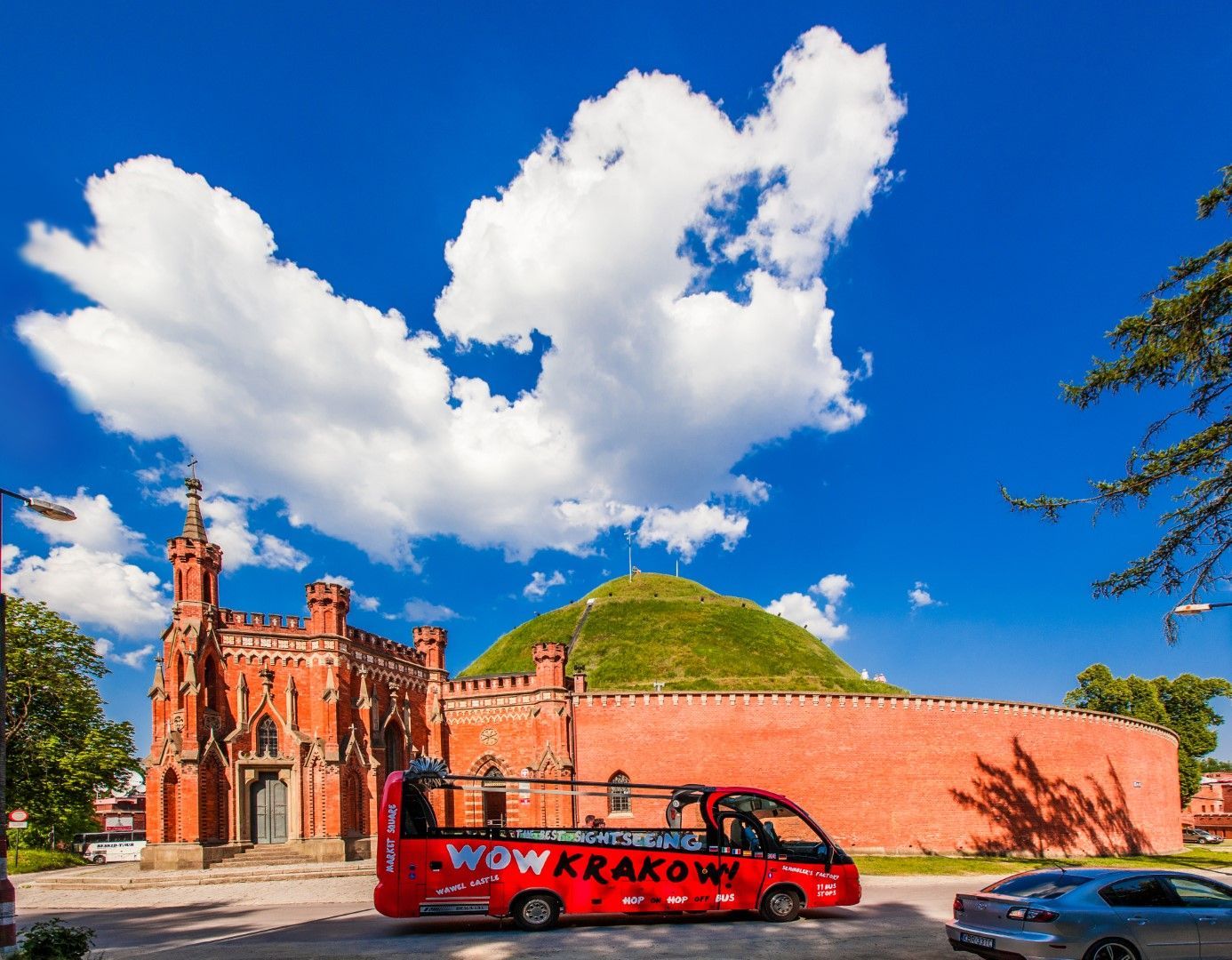 Krakow hop-on hop-off bus — double-decker sightseeing bus at Wawel Castle