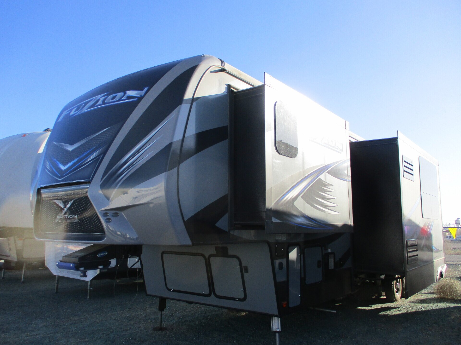 Sales Ontario, OR Rocking R Campers LLC