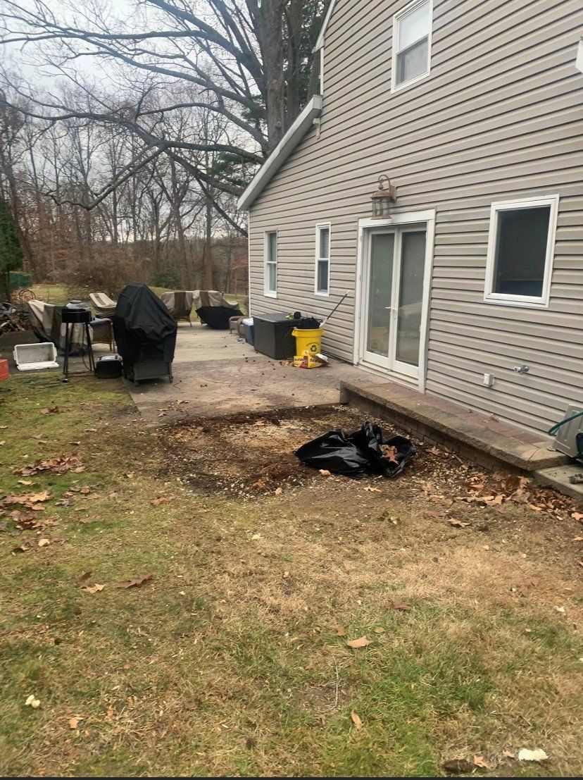 Picture Of Old Hot Tub - Glenolden, PA - McGrory Moving