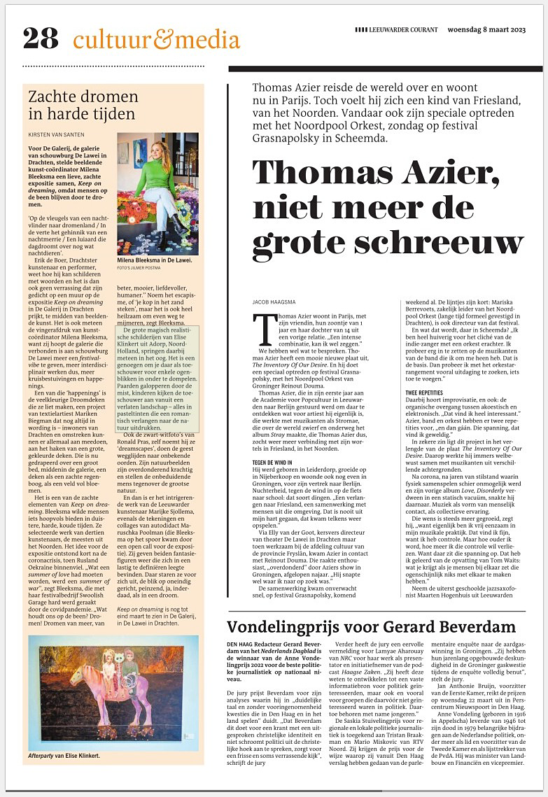 Page of a Dutch newspaper. Article titled “Zachte dromen in harde tijden'