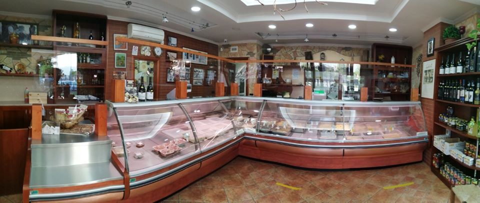 Gli espositori refrigerati per mantenere la freschezza dei prodotti