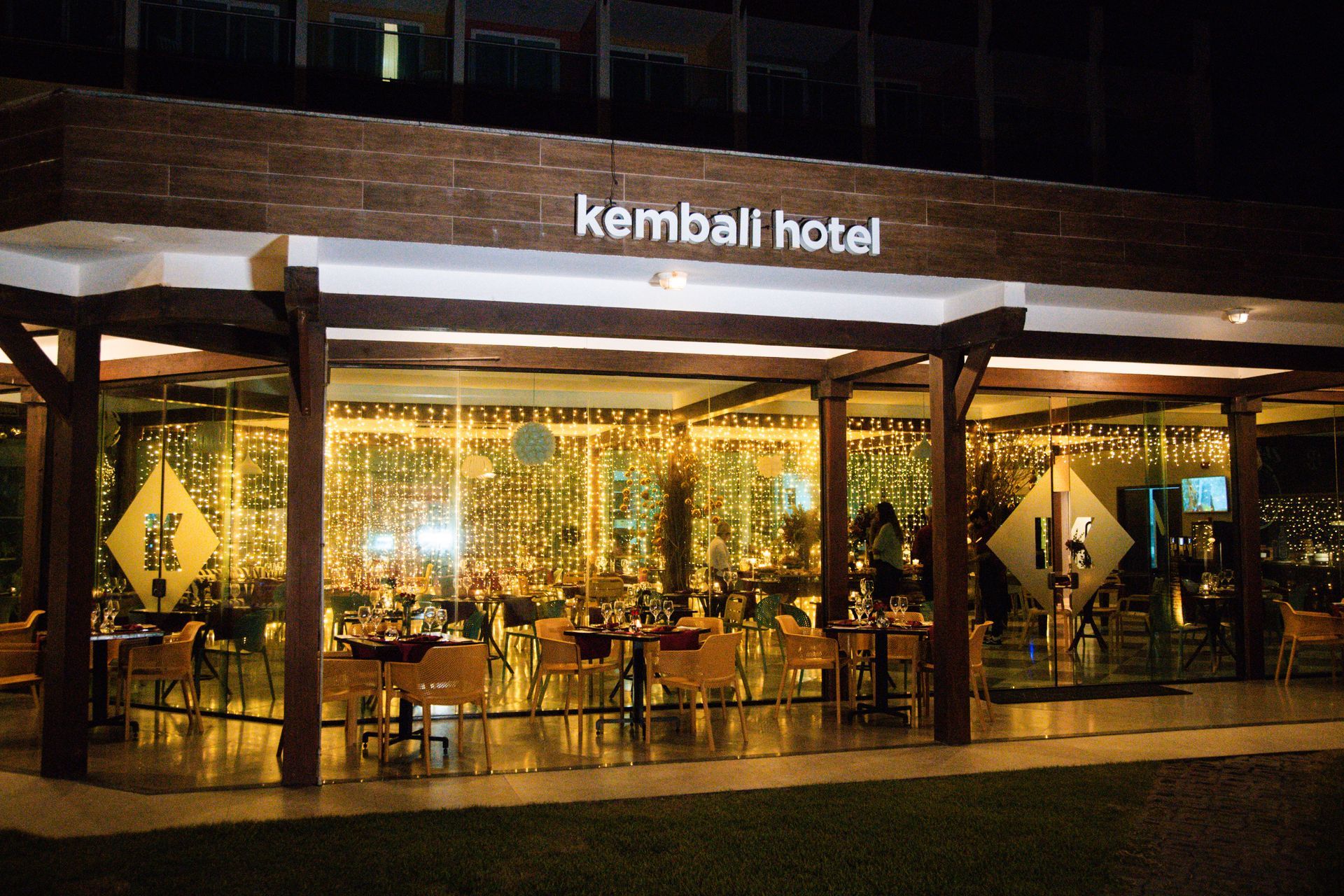 Bar e serviço de praia - Kembali Hotel