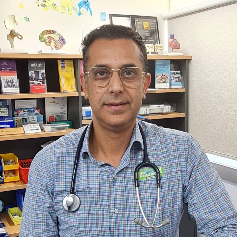 Dr Manuj Chhabra