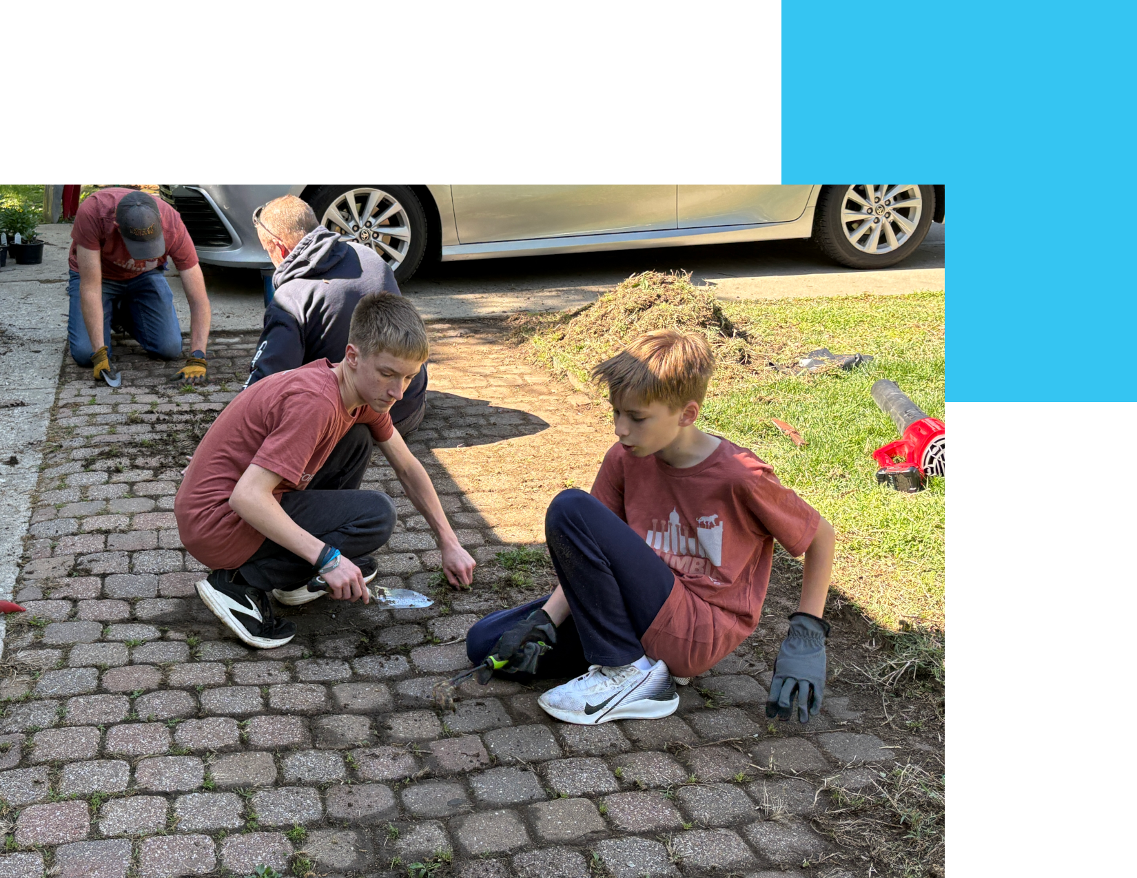 A Group of Kids From Fairview Church of Christ's The Well Student Ministry Doing Groundswork