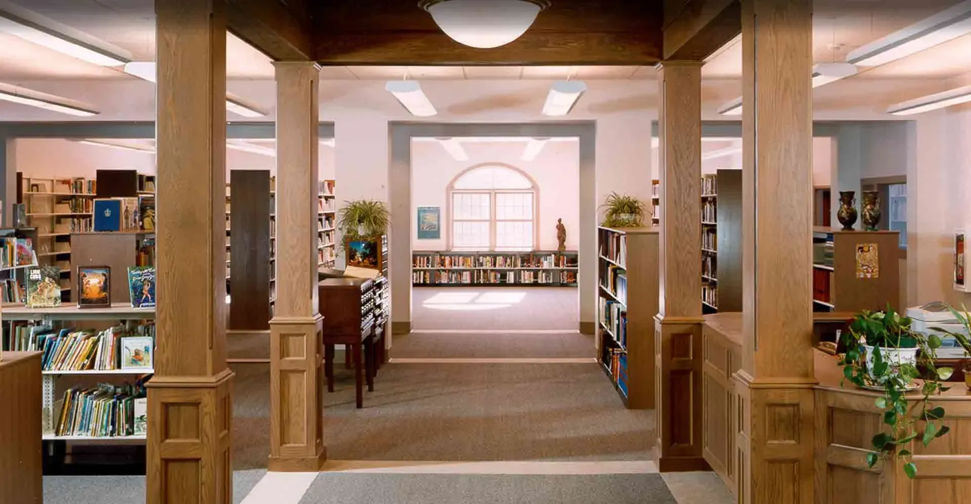 chaplin-library-and-senior-center-reception-desk