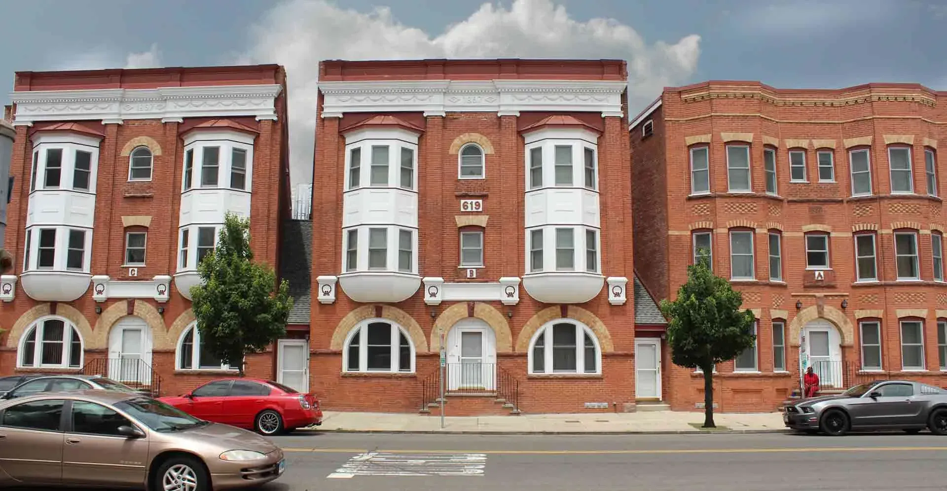 Three-sisters-condominiums-streetscape