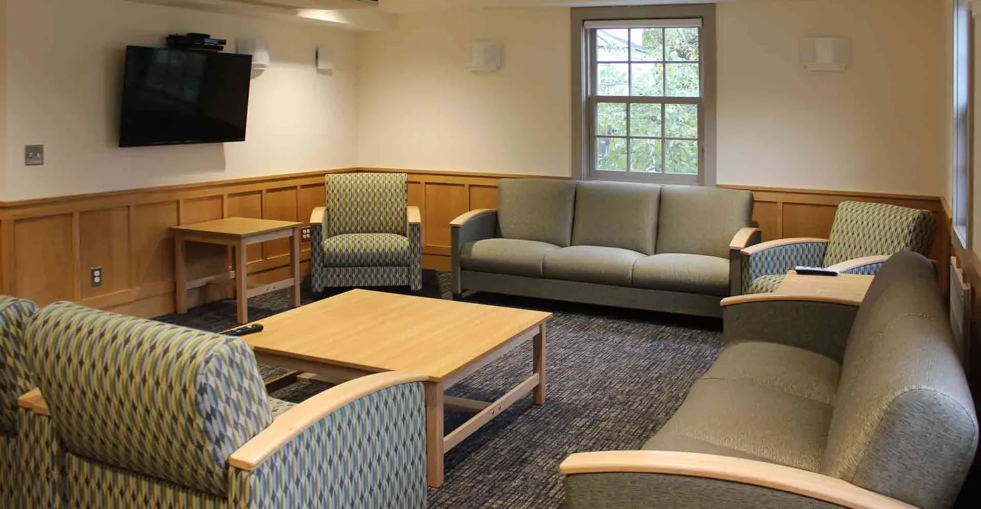Buck-Dorm-Common-Area