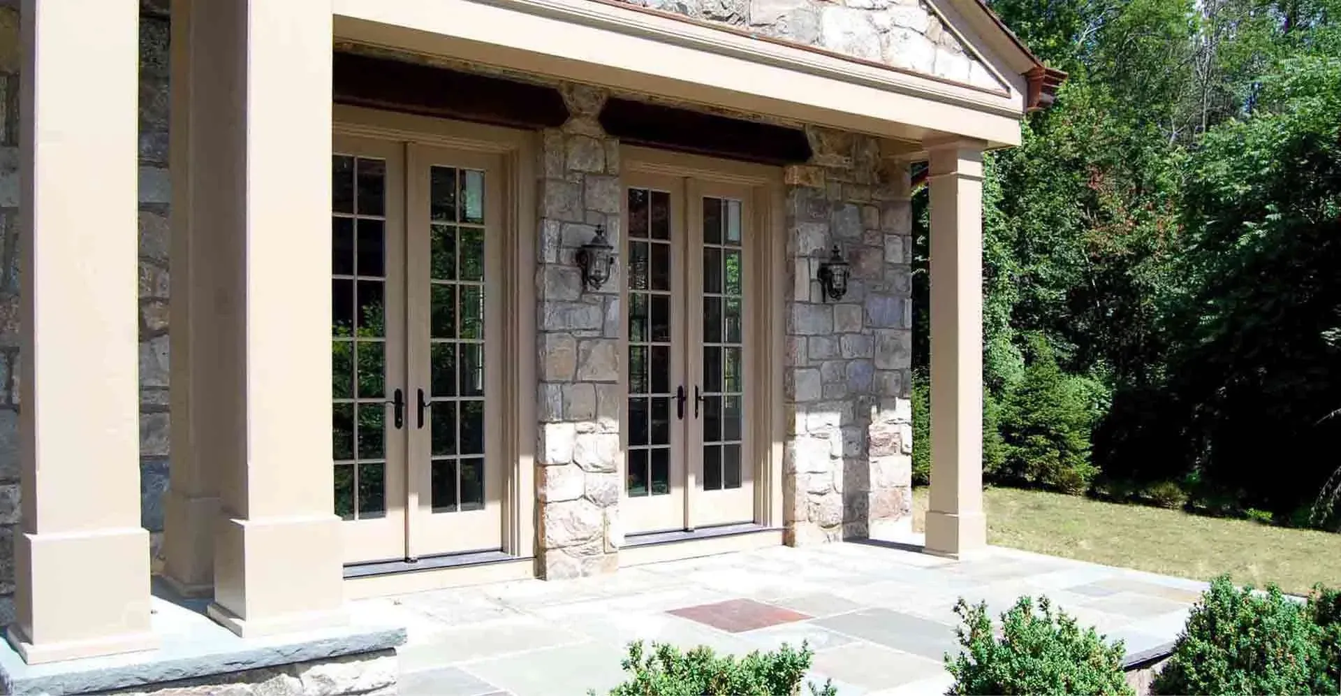 devon-road-residence-exterior-side-patio-doors