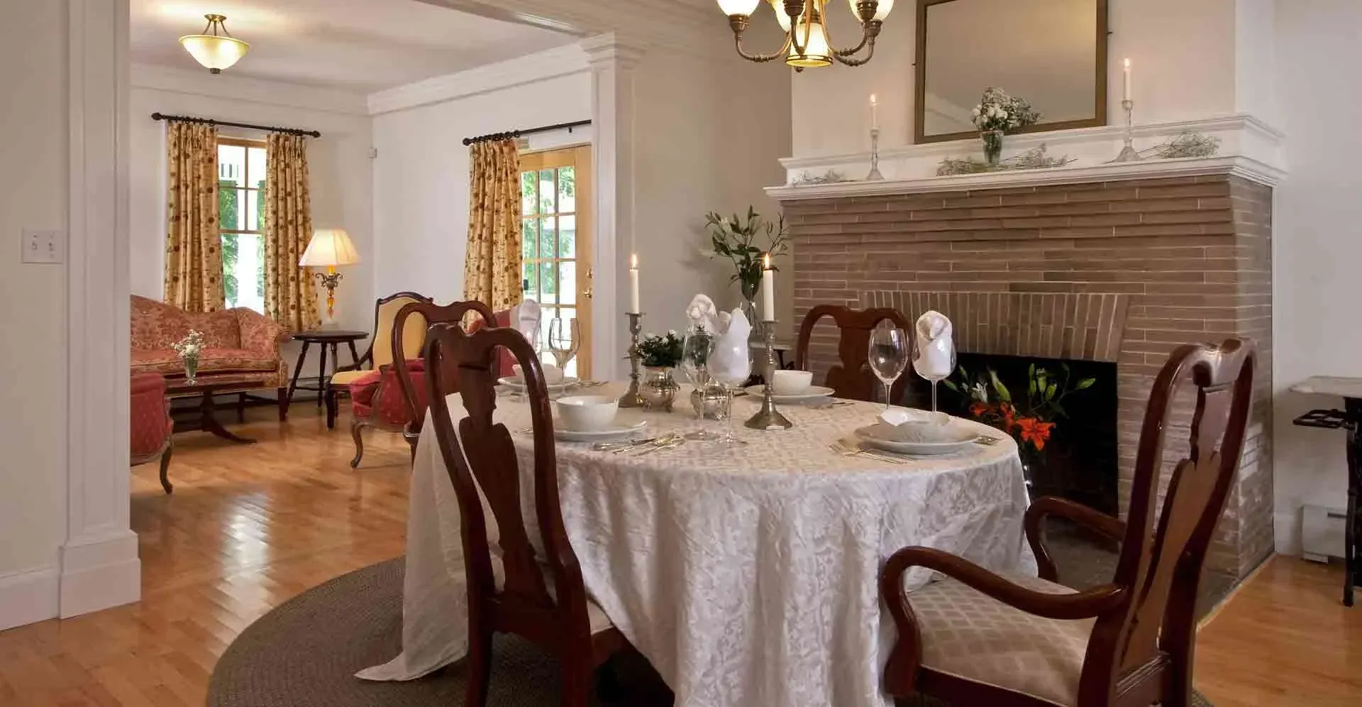 Otchkiss-house-dining-room