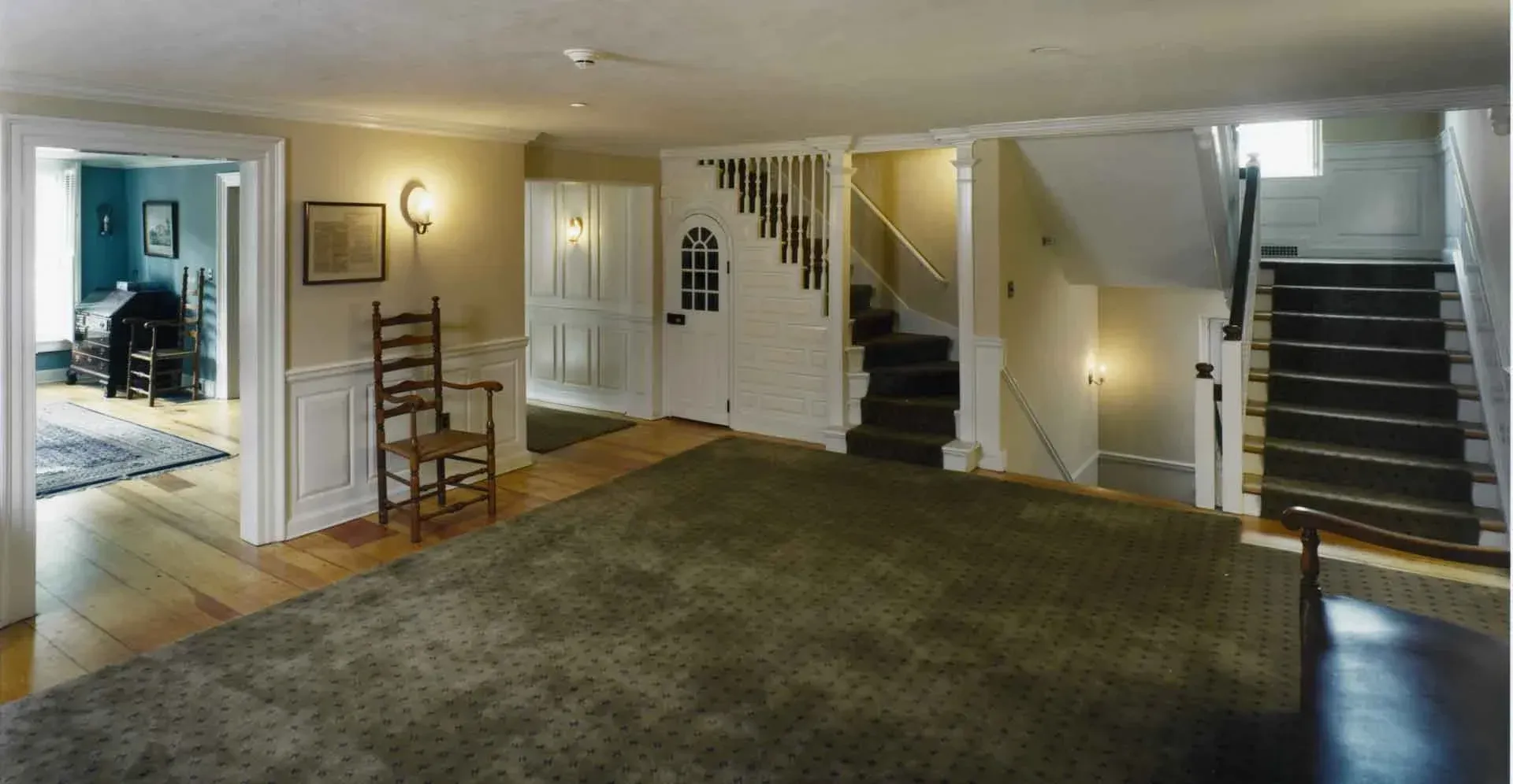 yale-elihu-club-foyer