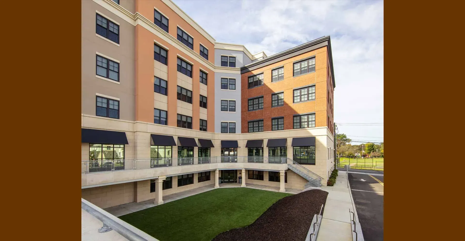 Park 215 REV courtyard