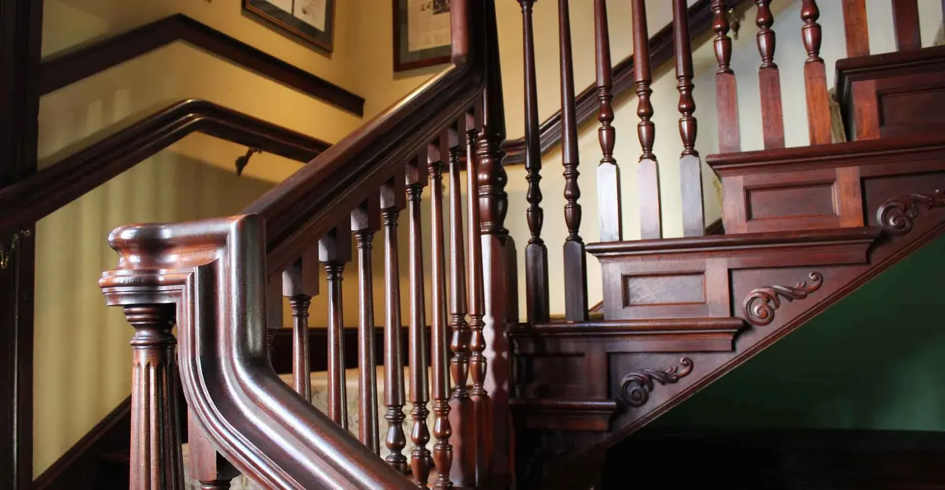 Union-League-Cafe-Stair-Detail