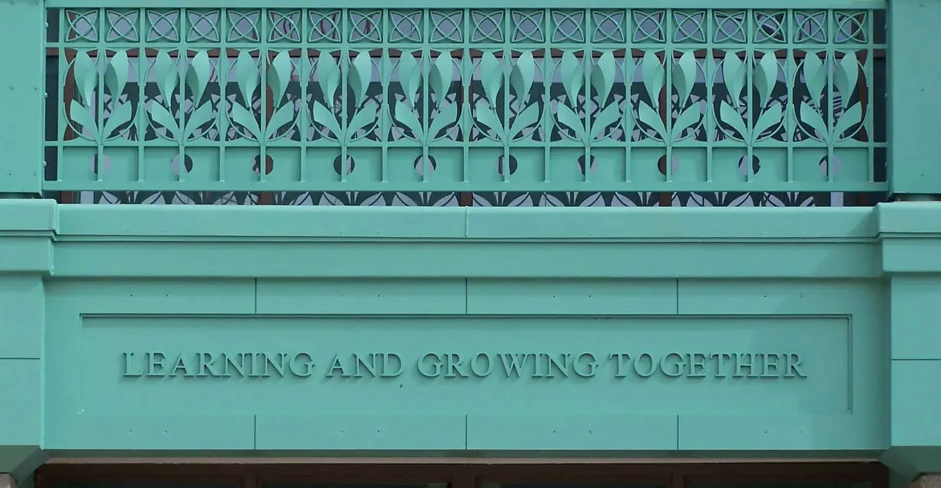 Truman_exterior_entrance_ornament_marquis