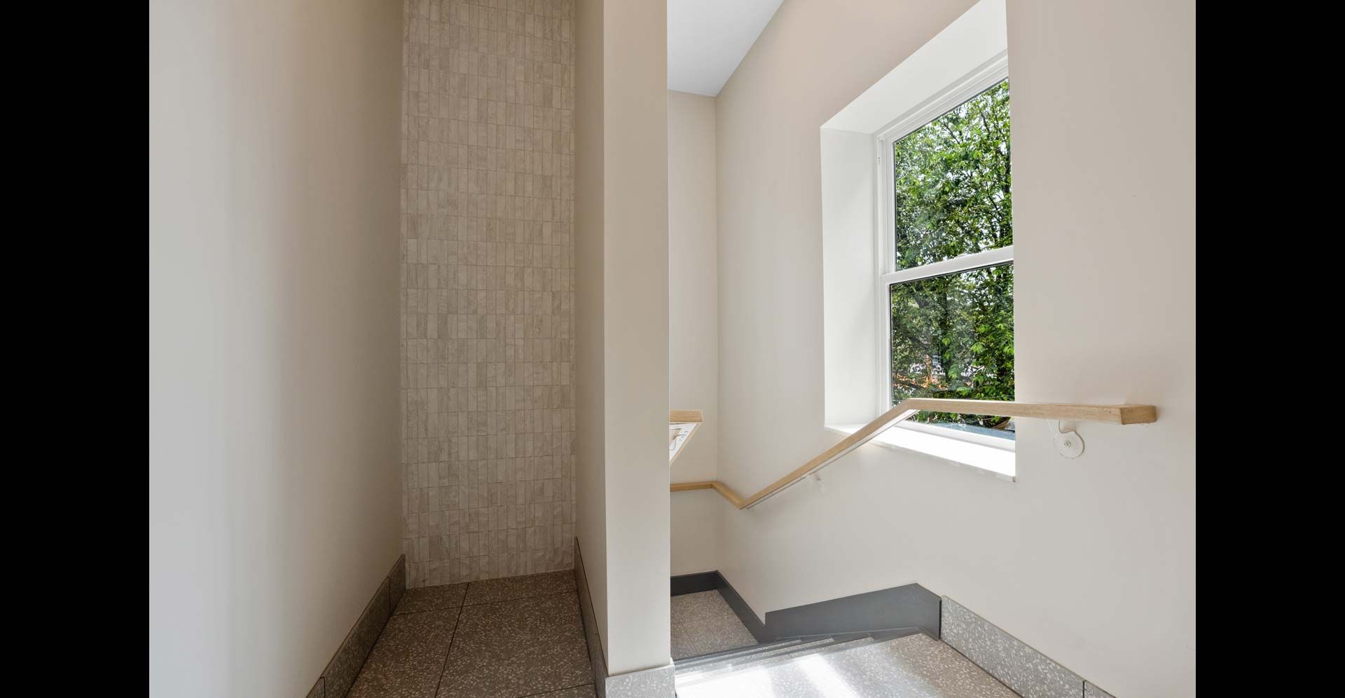 590 Orange Street Apartments Entry Hall