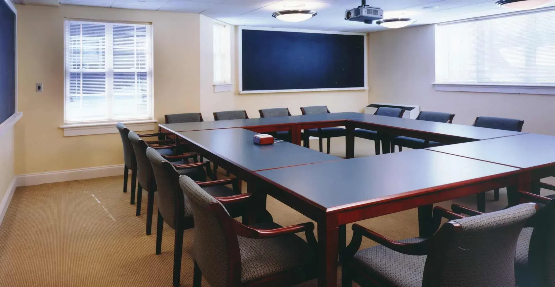 wesleyan-downey-house-conference-room