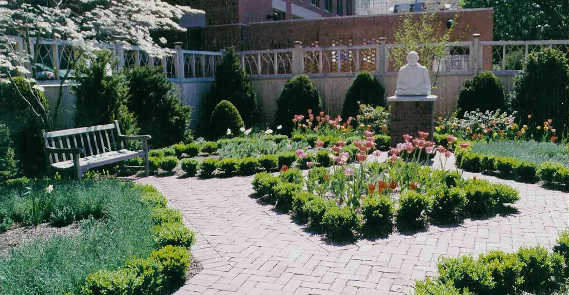 elizabethan-library-garden-brick-walkway-and-statue