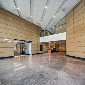 195Church_lobby
