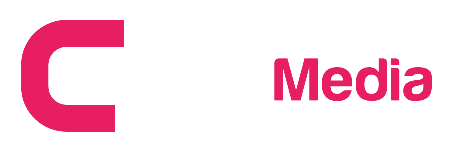Un « C » rose à côté du mot « Médias ».