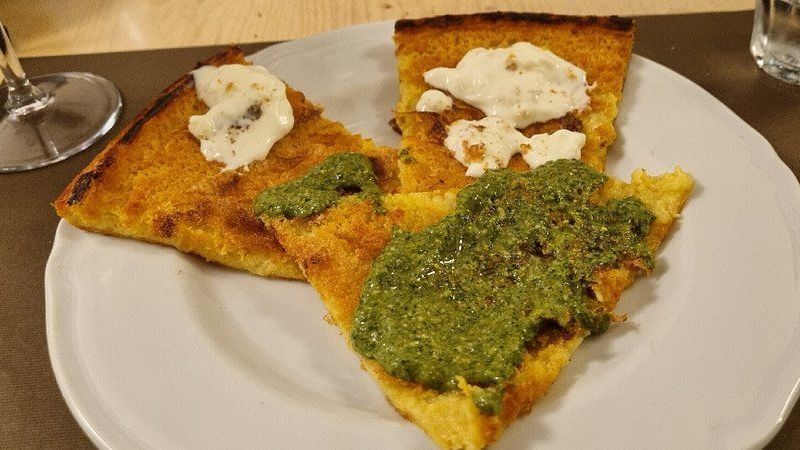 farinata con pesto e lardo