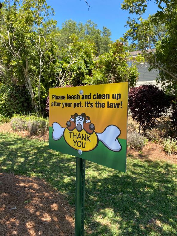 Leash Your Pet Signage — Ft. Walton Beach, FL — Blacksuit FM