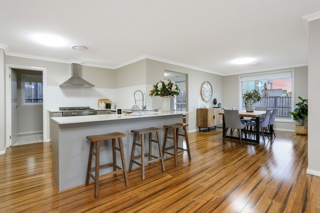 64 Thomas Boulton Circuit, Kellyville