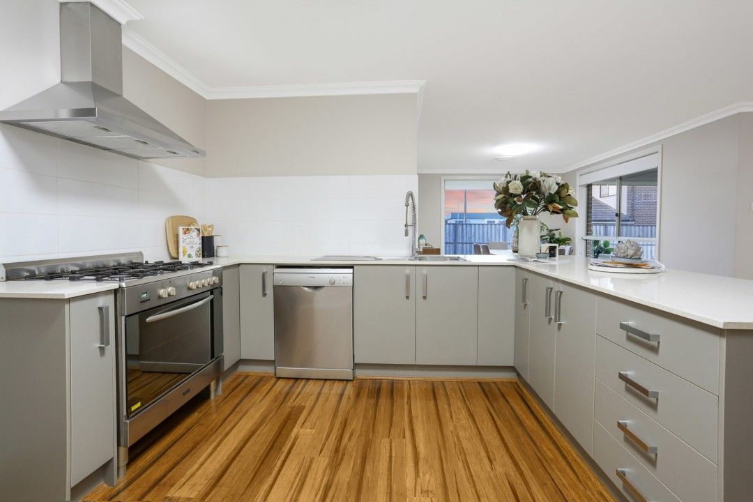 64 Thomas Boulton Circuit, Kellyville