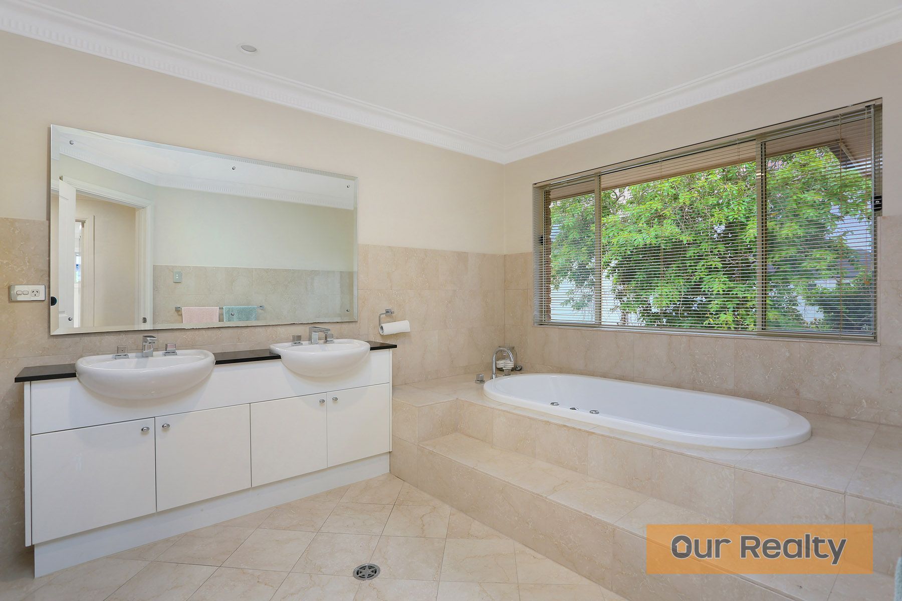 2 Blacks Road, West Pennant Hills