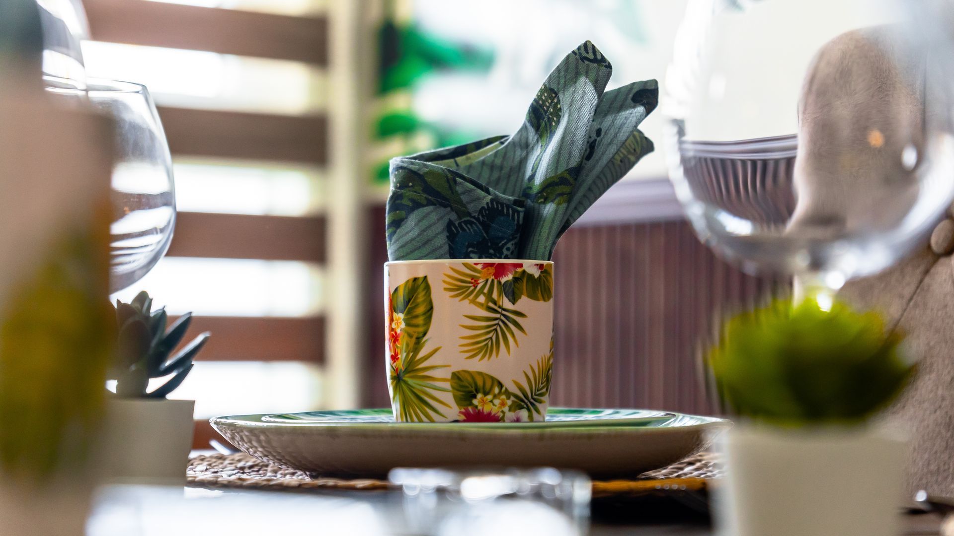 Tropical mug with a tropical linen serviette 