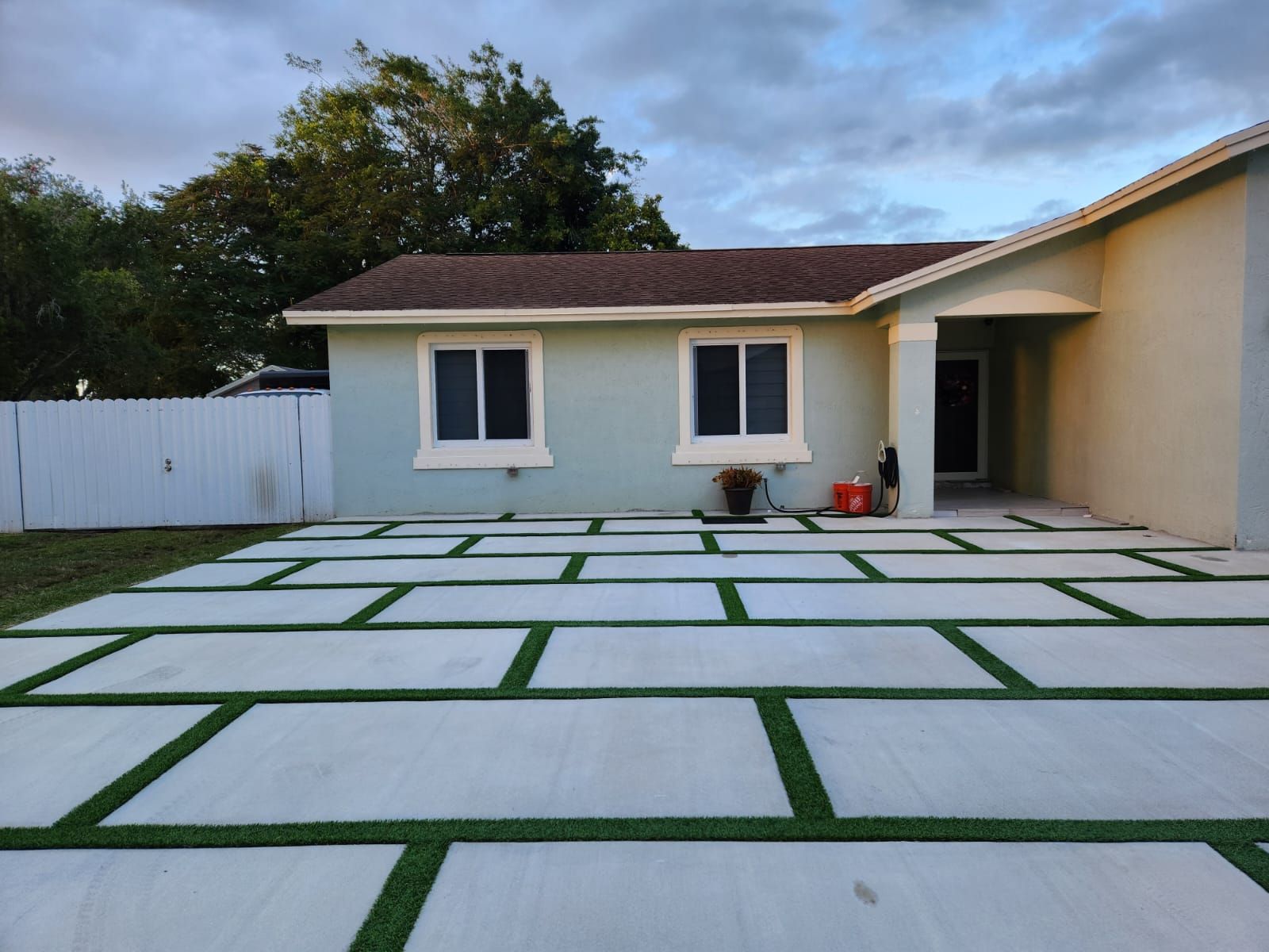 Concrete and Artificial Grass A Match Made in Heaven for Low