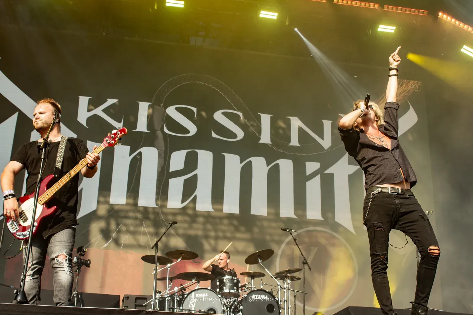 Kissin' Dynamite