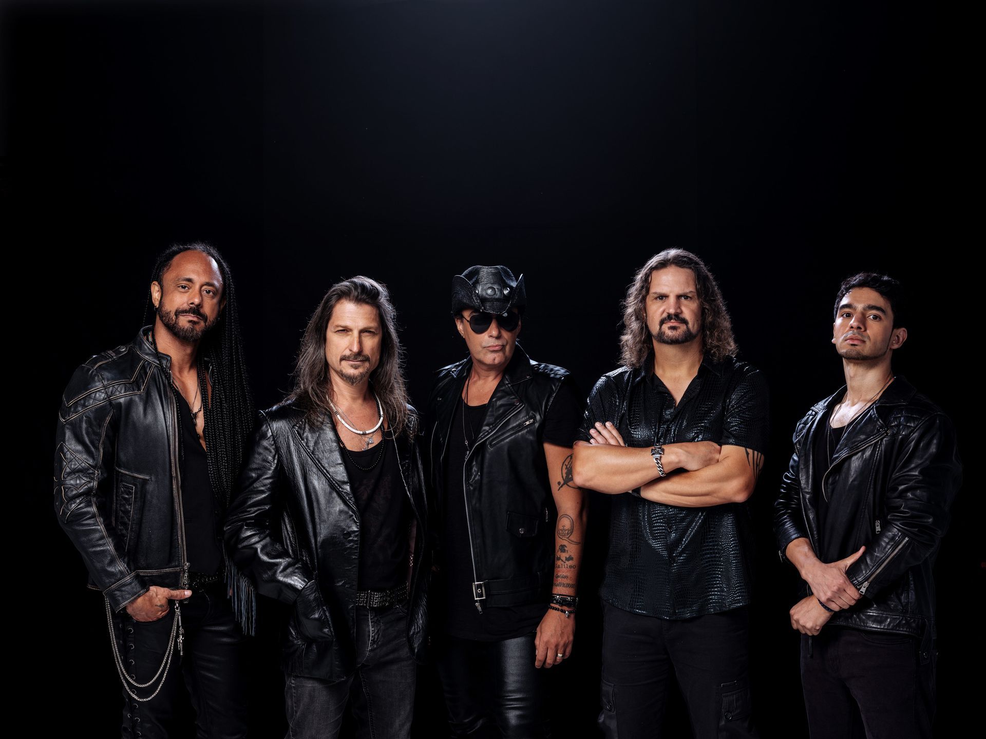 Angra lança videoclipe ao vivo de “Lisbon” com imagens de shows recentes