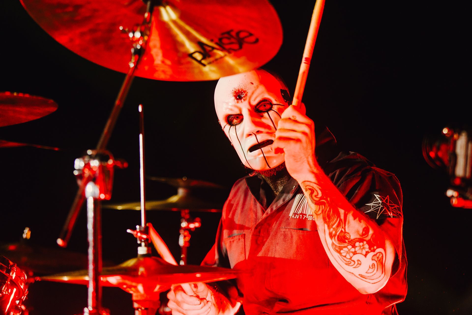 The Town celebra chegada do Slipknot com símbolo da banda em chamas e solo de Eloy Casagrande