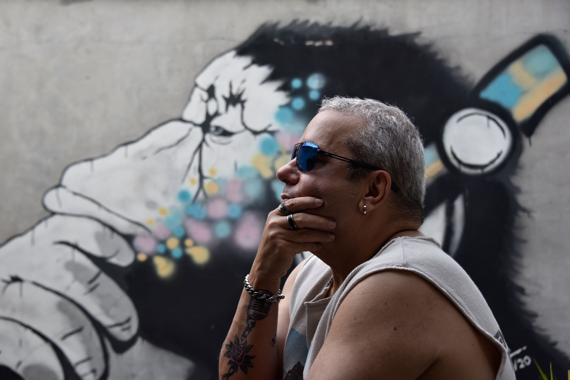 Thebar Ghedes resgata gravação de 1993 em “Chamando Raul”, homenagem a Raul Seixas
