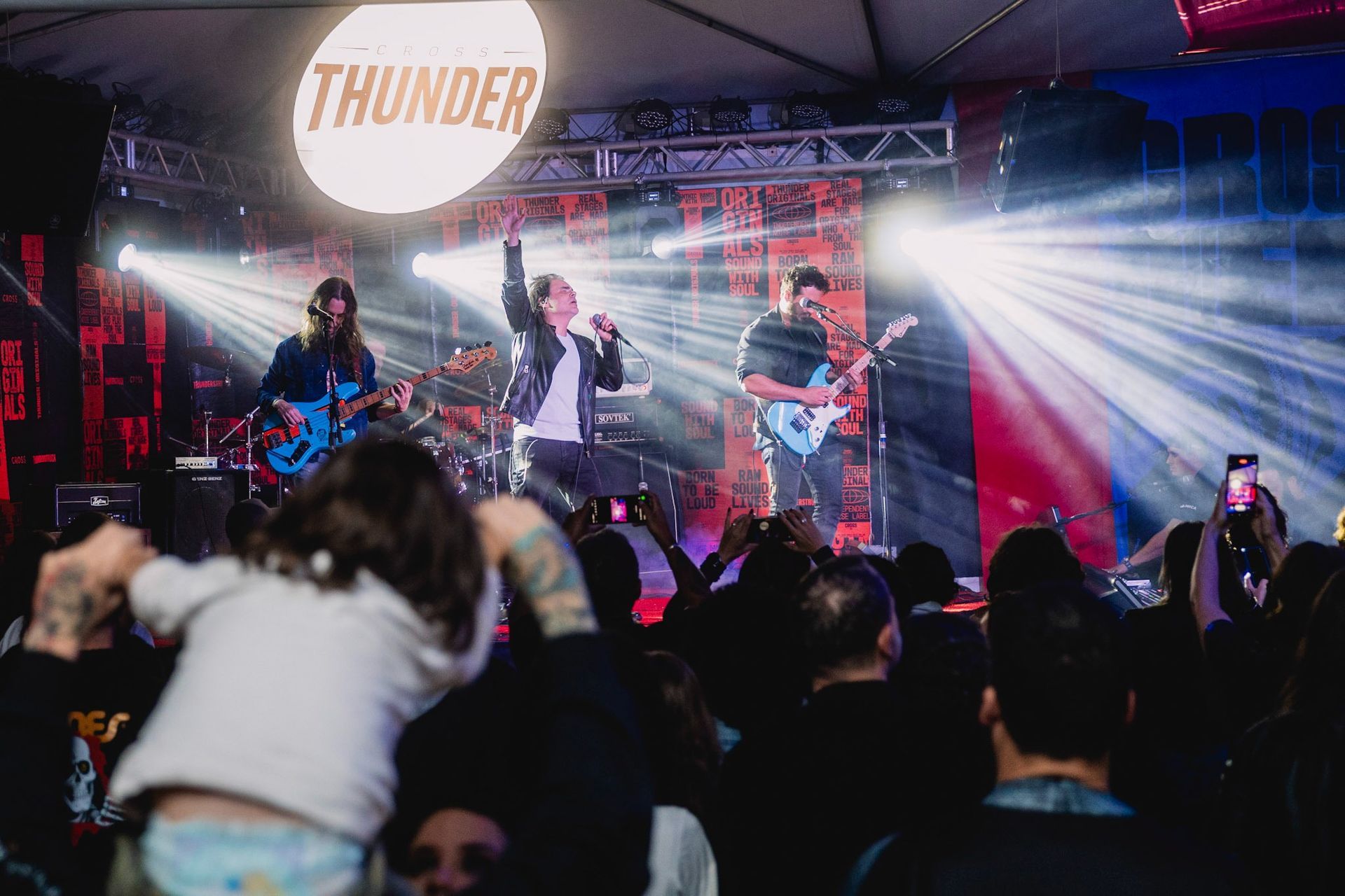 Thunderstruck Rocktober transforma marcos da história do rock em programação gratuita no Crossroads