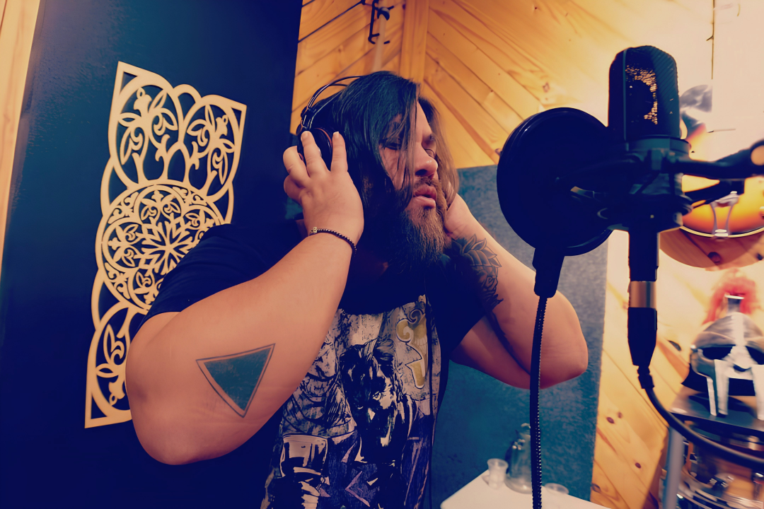 Abel Capella lança “Não Era Pra Ser Assim”, single sobre desencanto e contradições do mundo