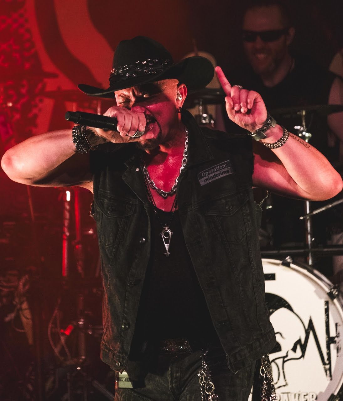 Geoff Tate revisita clássico do Queensrÿche em turnê de despedida com shows no Brasil