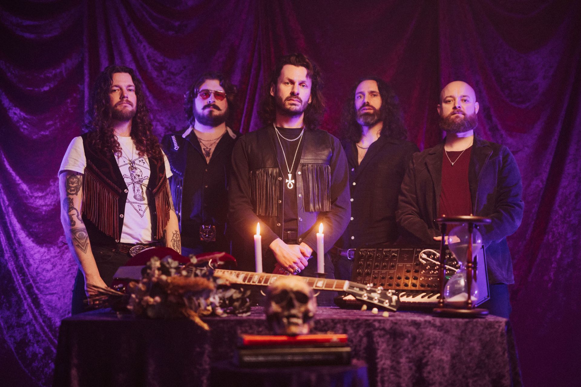 Green Lung lança Necropolitan, novo álbum inspirado no gótico londrino
