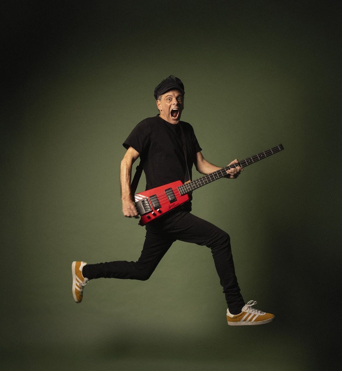 Rodrigo Santos celebra 40 anos de rock com show dedicado a Nelson Motta em São Paulo