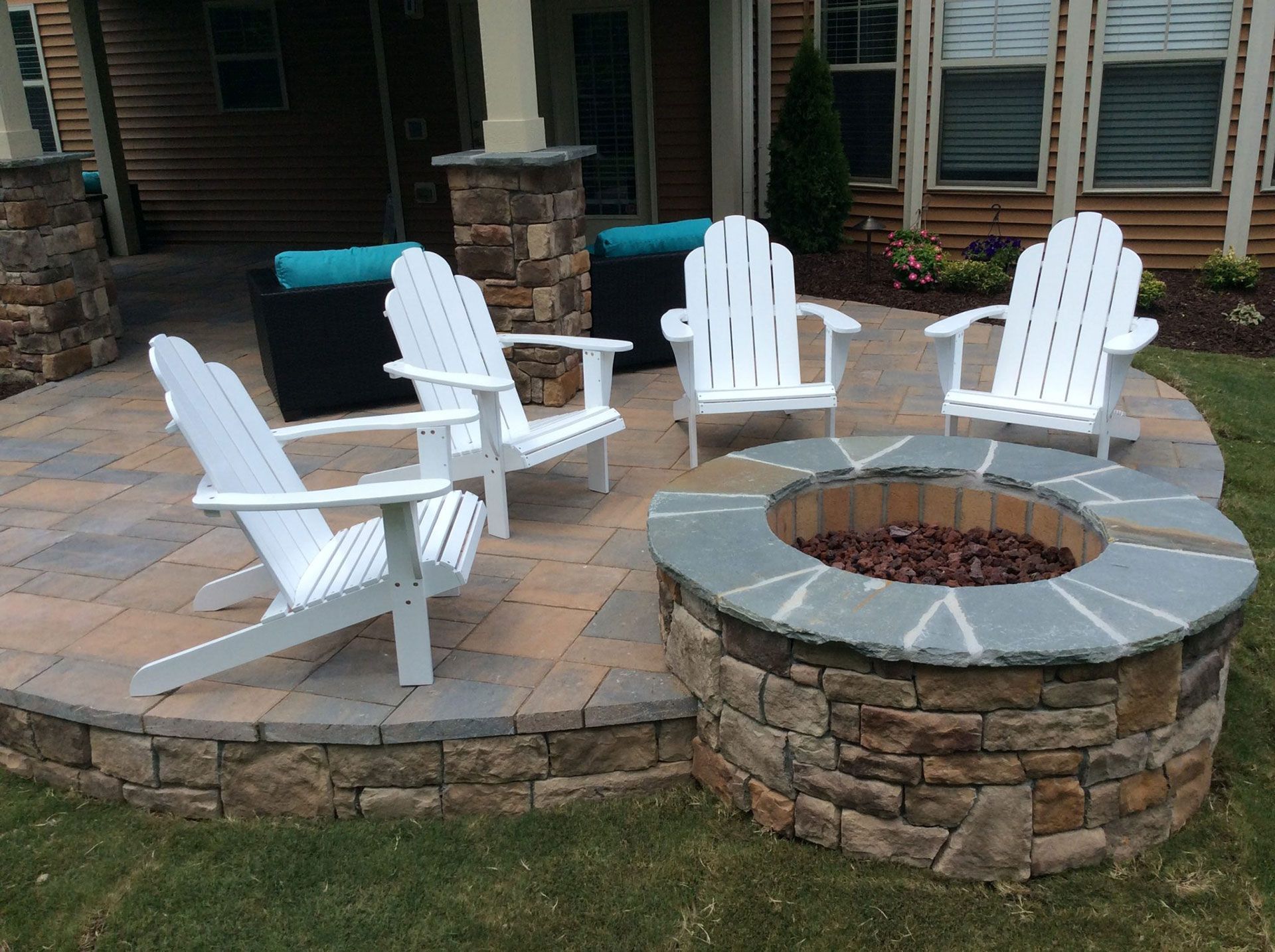 Fireplaces and Firepits 4